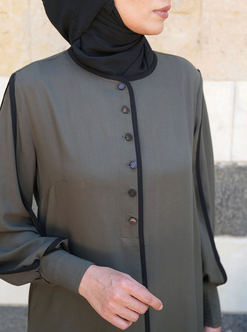 Thuwayba Abaya