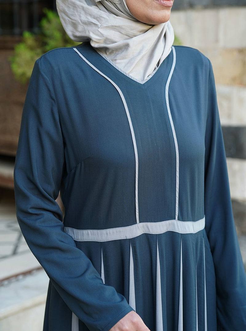 Contrast Multi-Gore Abaya
