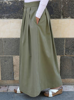 Front and Back Pleated Skirt