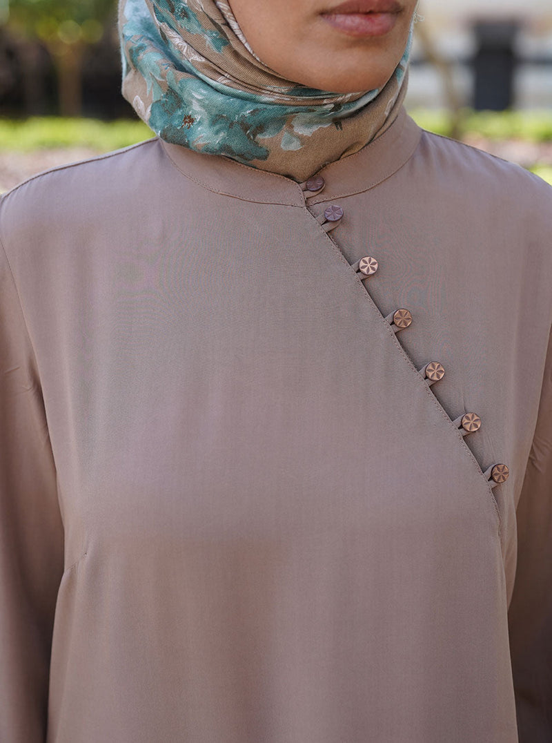 Thameena Abaya