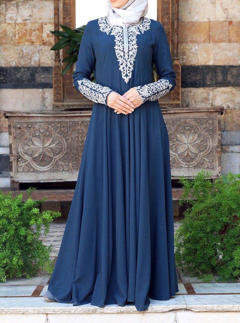Zanubiyya Abaya Gown