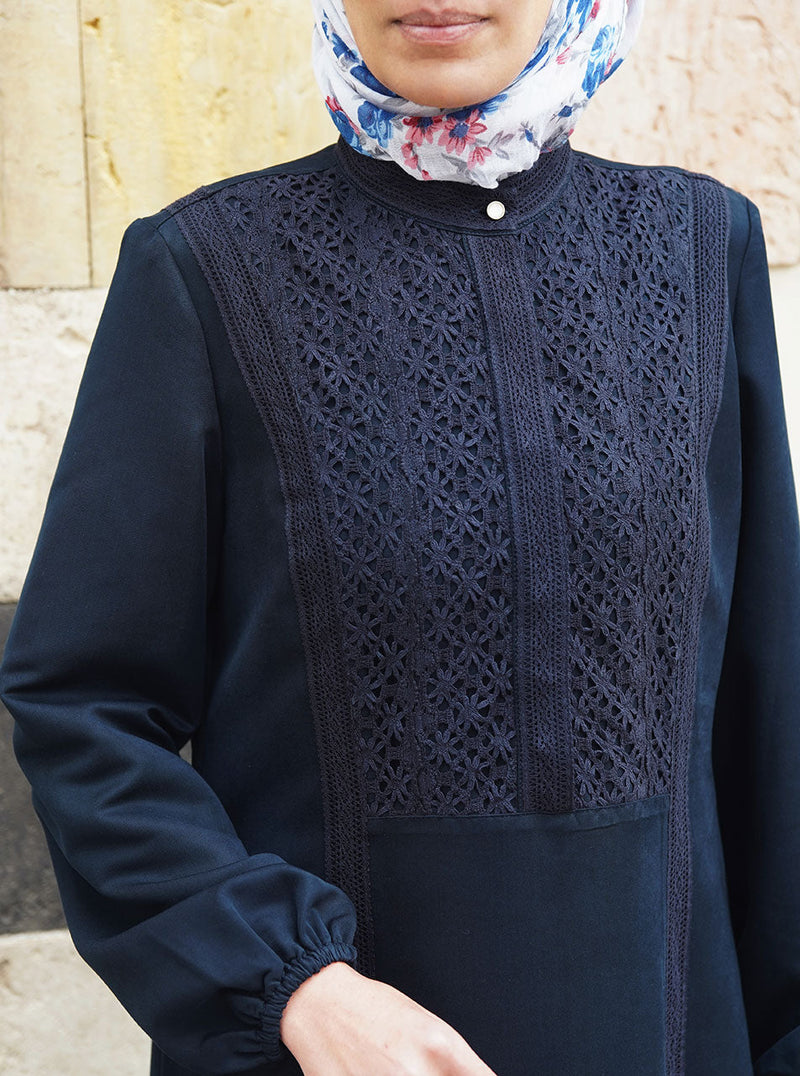 Lace Bib and Trim Abaya
